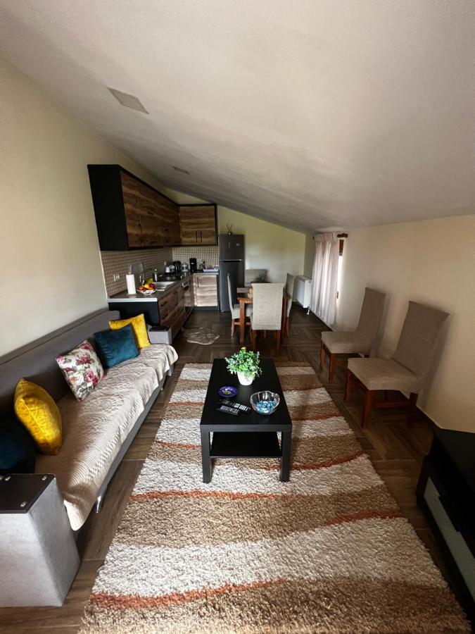 Apartamento Retreat In The Centre Of Korce Exterior foto