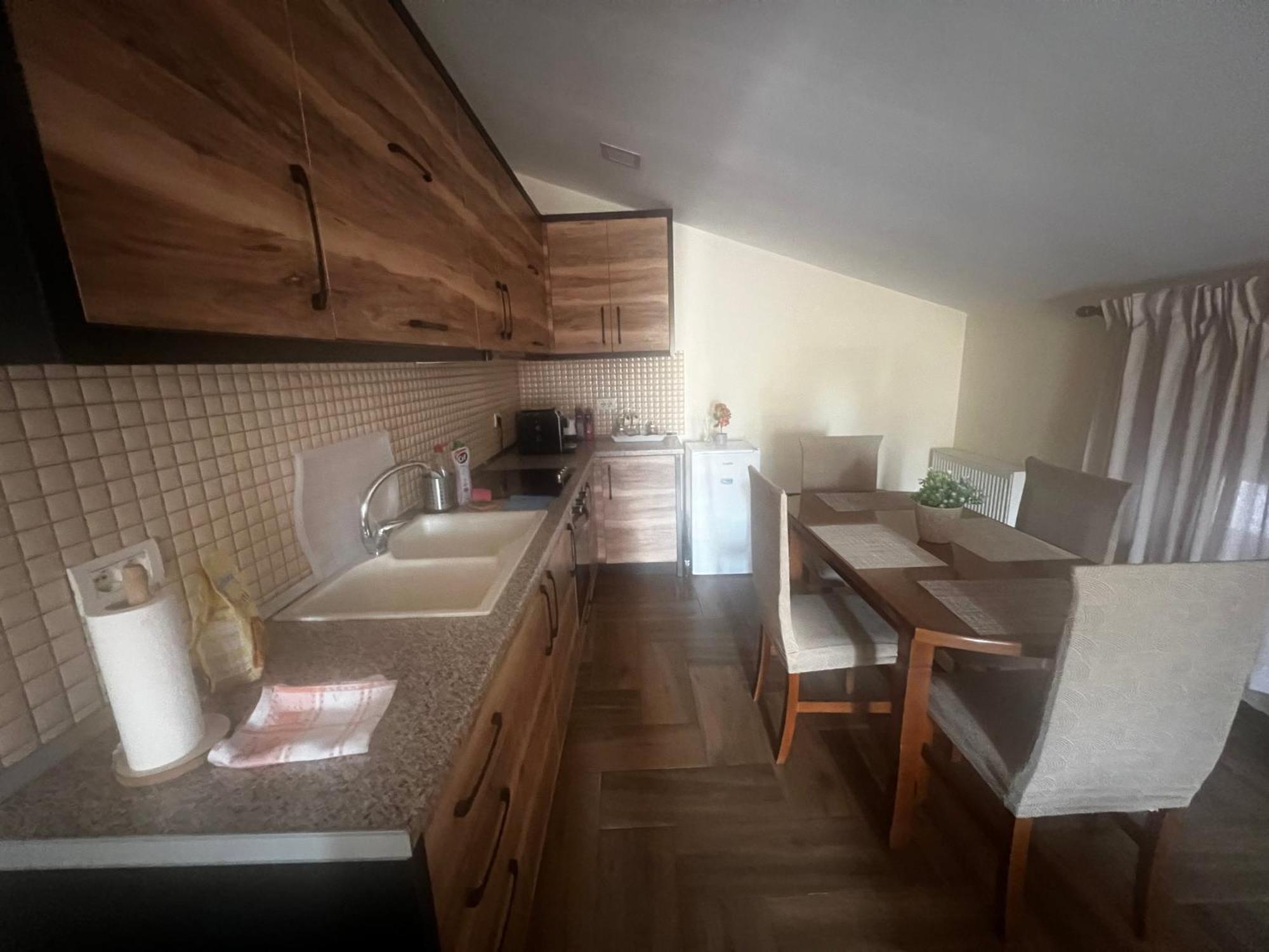 Apartamento Retreat In The Centre Of Korce Exterior foto